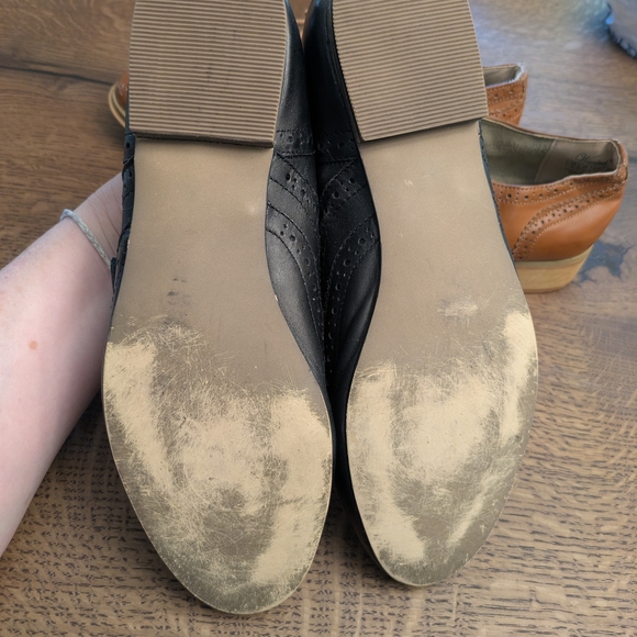 Women's Leather Oxford Brogues - Black and Tan - Picture 6 of 9